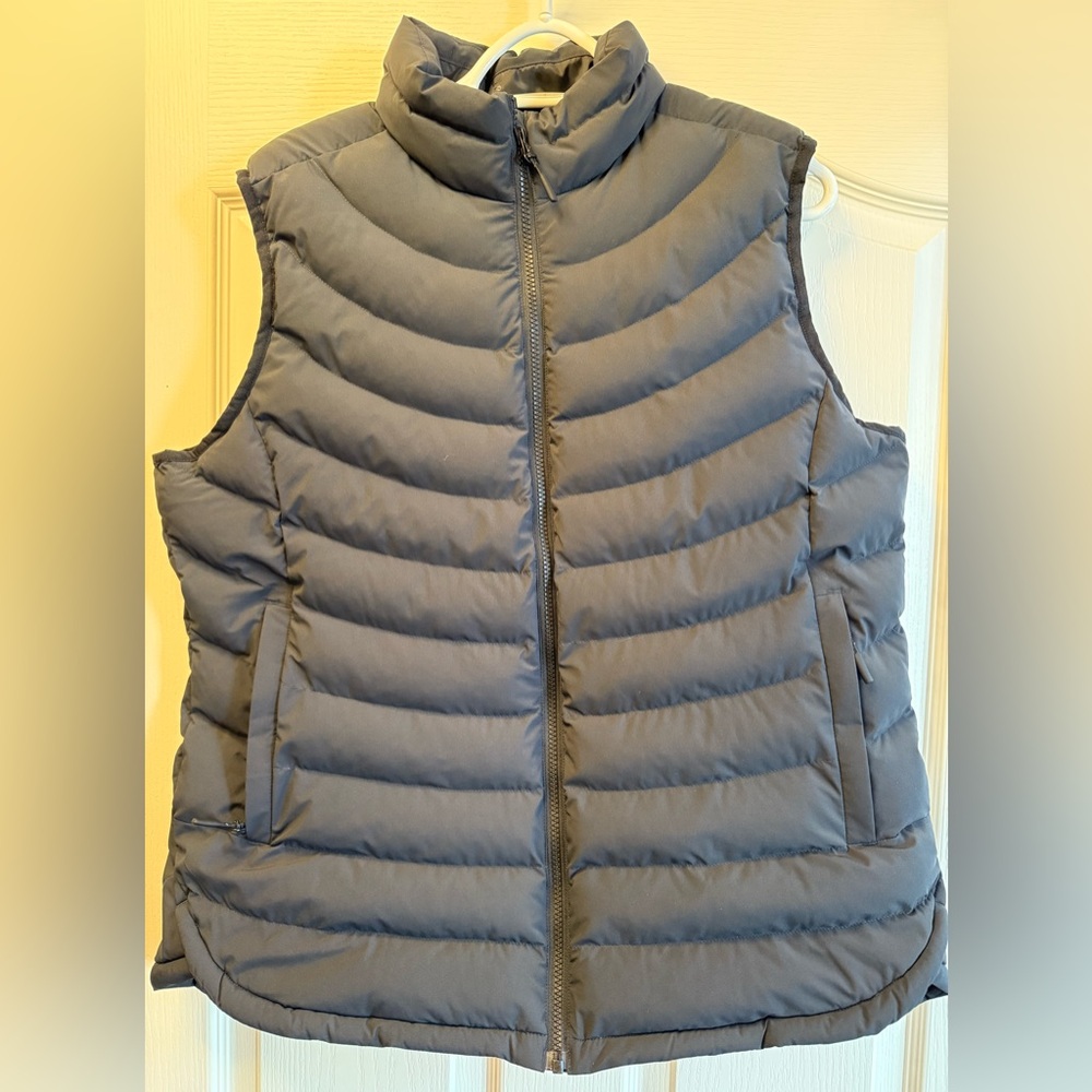 WindRiver Woman’s Insulated Puffer Vest